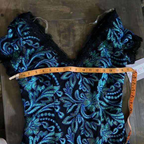 JS Collections Womens Green Embroidered V-Neck Sheath Dress Sz-4 - Picture 13 of 15